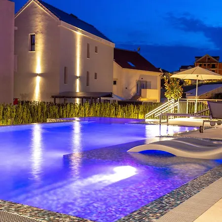 Grey House Apartman *